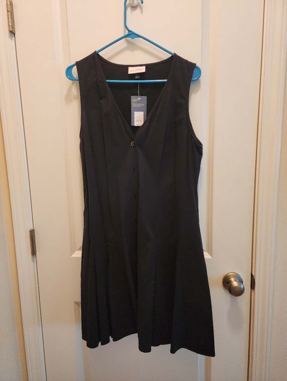 Sleeveless V-Neck Black Dress
